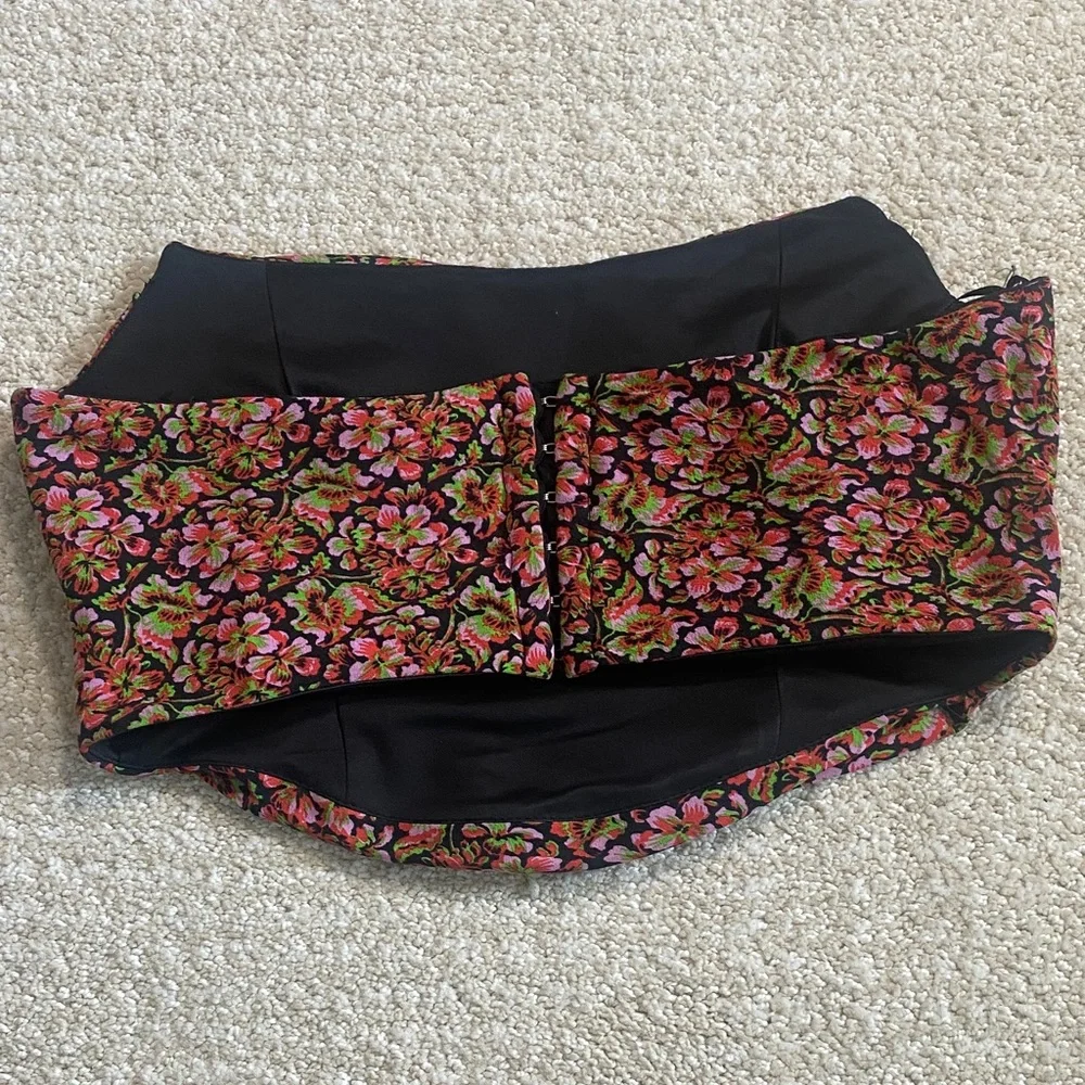 Zara Floral Crop Top in Black and Pink - Picture 3 of 8